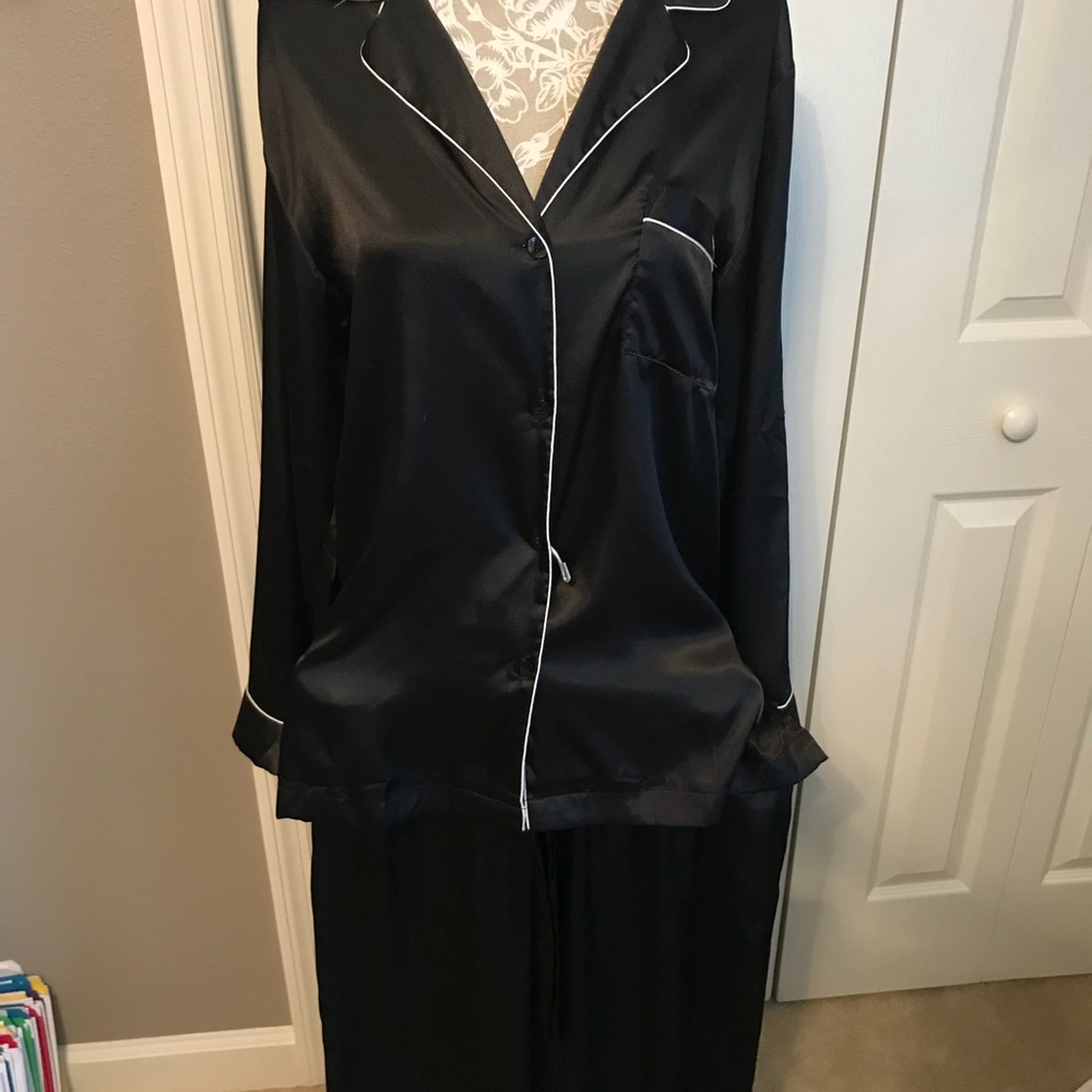 Black /white VS Pajama Set